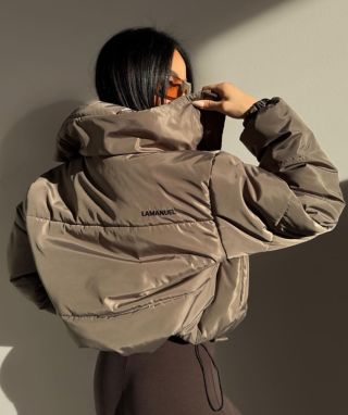 Limitovaná zimná bunda od LaManuel vo svojej premiére. V predaji už čoskoro na www.miasmi.sk !