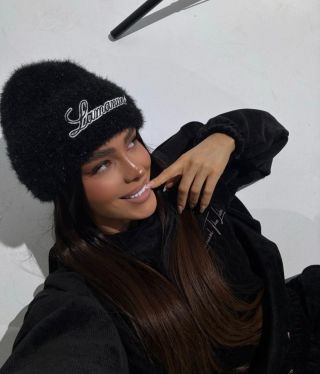 SNOWY ❄️ to je presne ten pravý darček pod stromček. Jemne trblietkavý efekt. Poskladaj si celý komplet, šálik aj s...